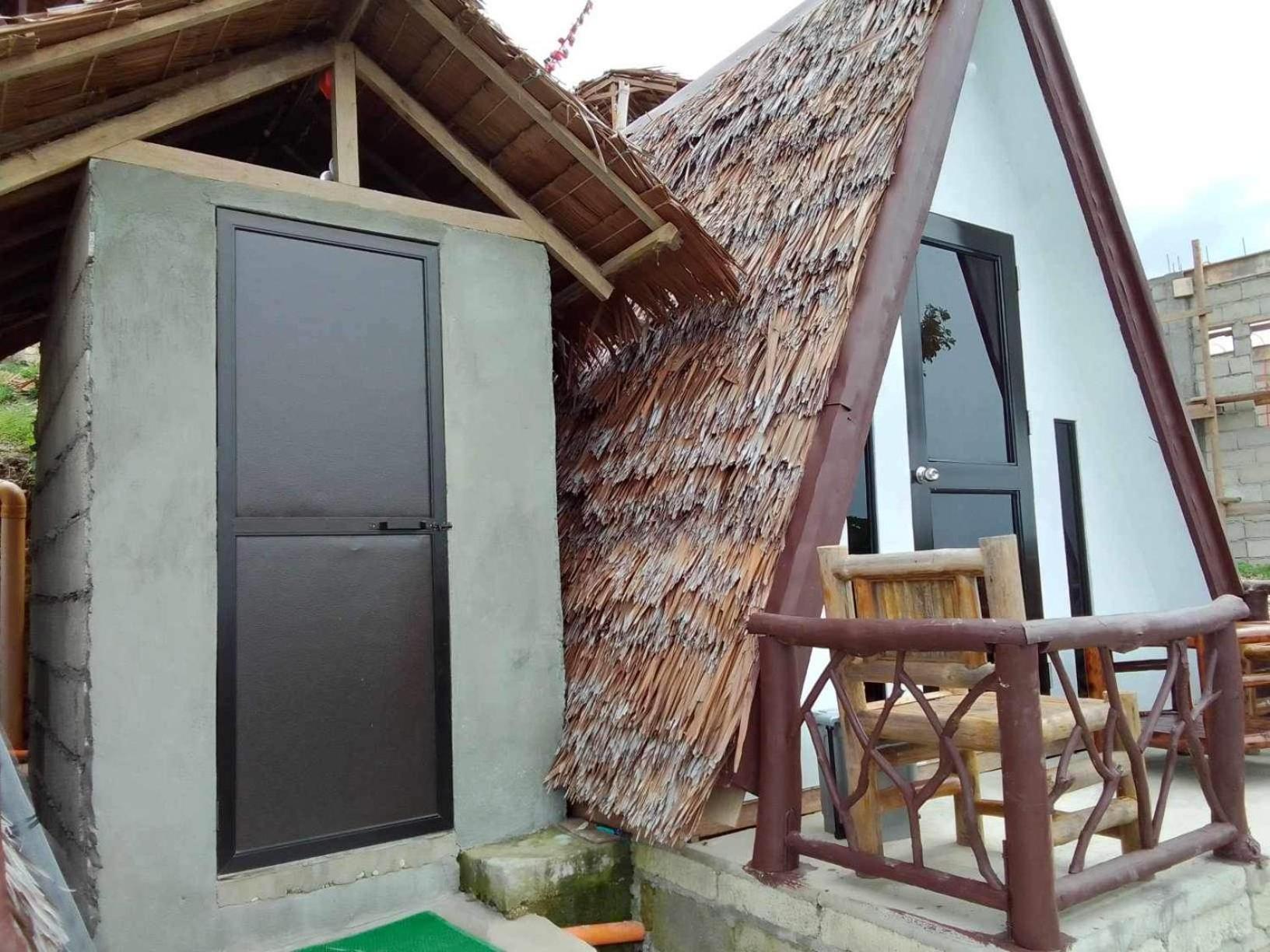 Thornton'S Sea View Cafe & Guesthouse Siquijor Exterior photo