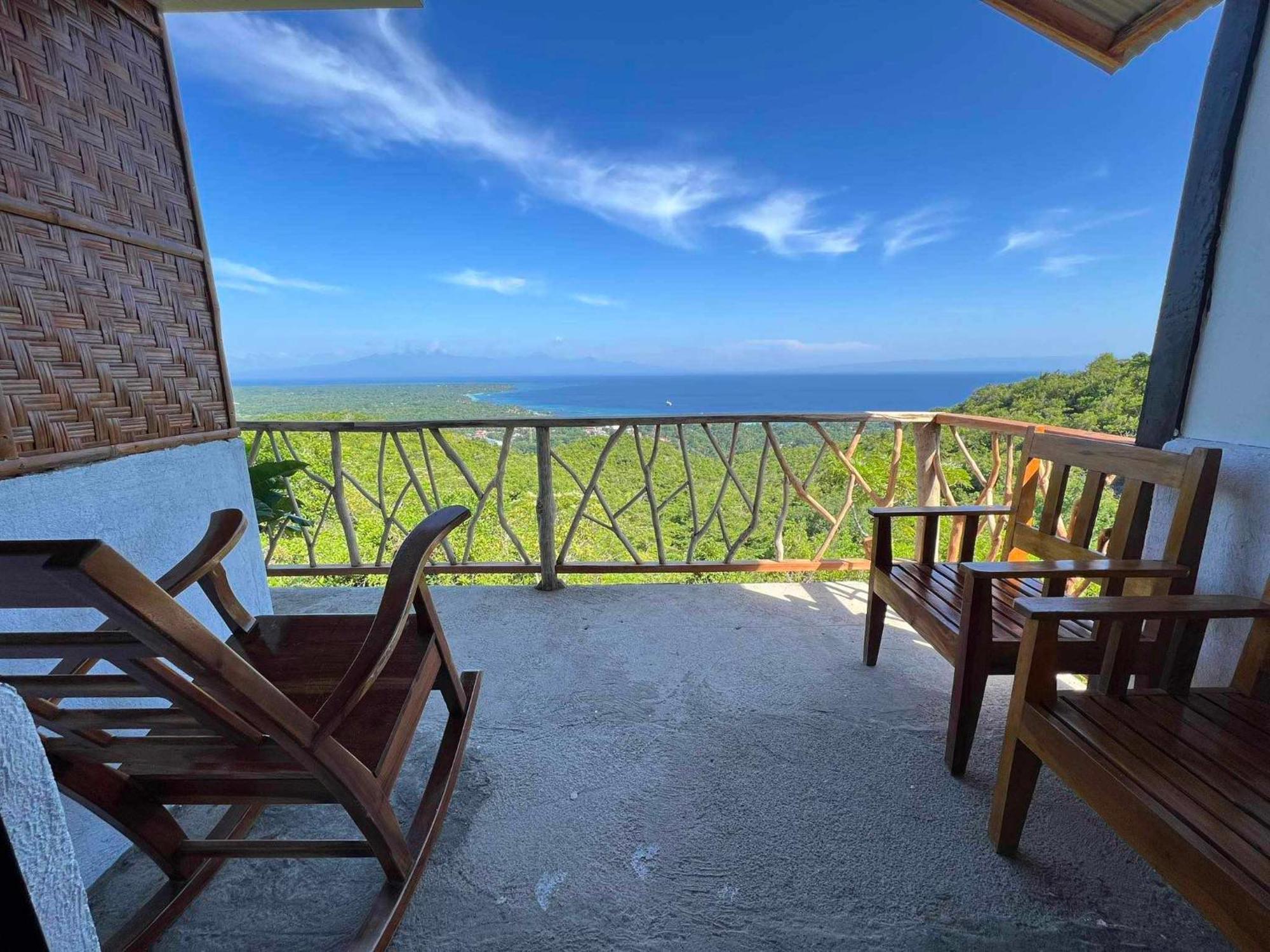Thornton'S Sea View Cafe & Guesthouse Siquijor Exterior photo