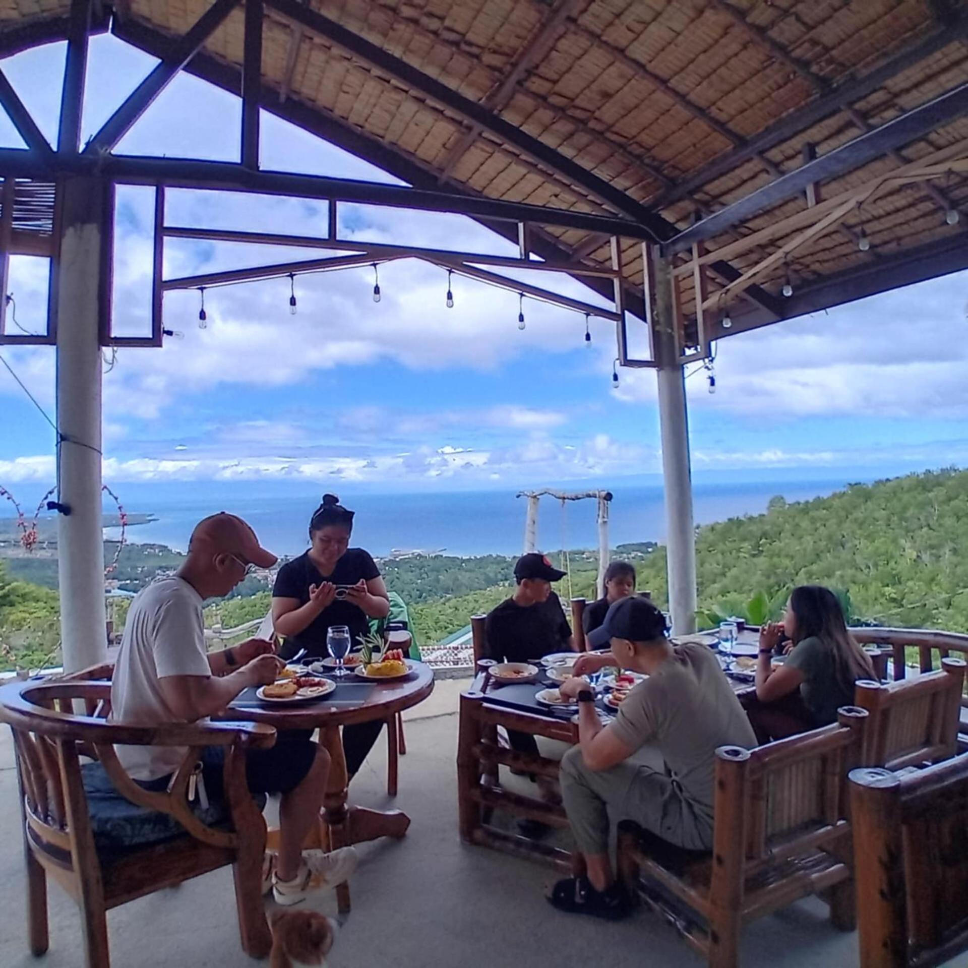 Thornton'S Sea View Cafe & Guesthouse Siquijor Exterior photo